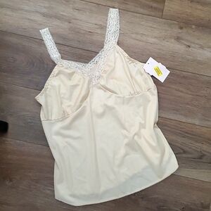 NWT - Cabernet Light Camisole - Size: Med
